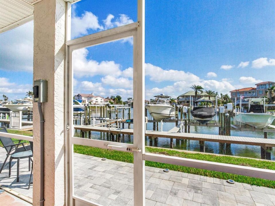 Screened in porch