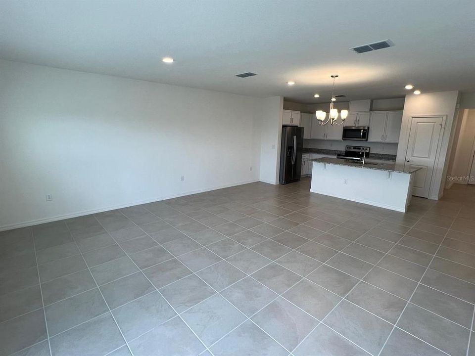 For Rent: $2,500 (3 beds, 2 baths, 1687 Square Feet)