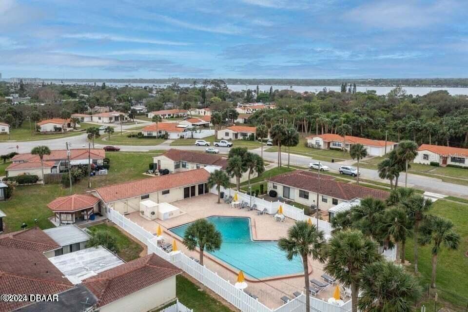 Private Pool and Clubhouse