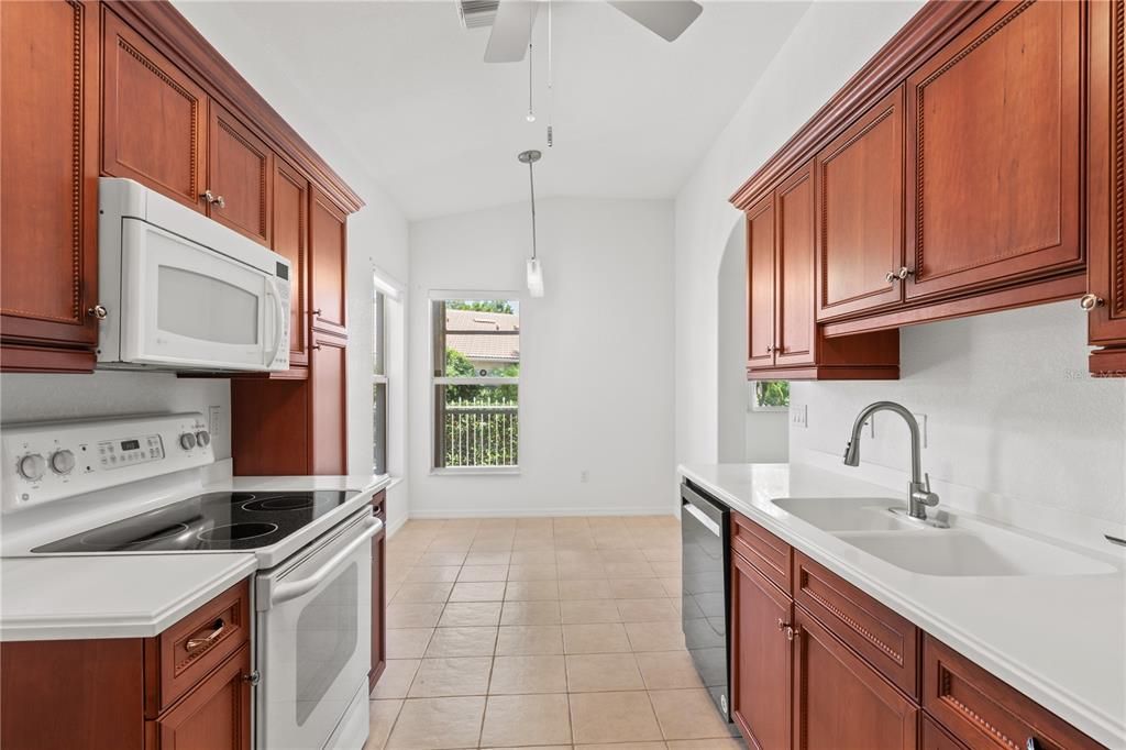 For Rent: $2,900 (2 beds, 2 baths, 1385 Square Feet)