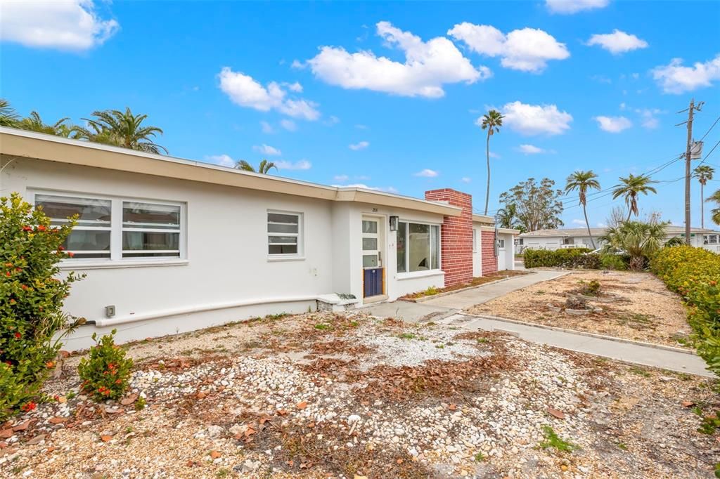 For Sale: $475,000 (3 beds, 1 baths, 1296 Square Feet)