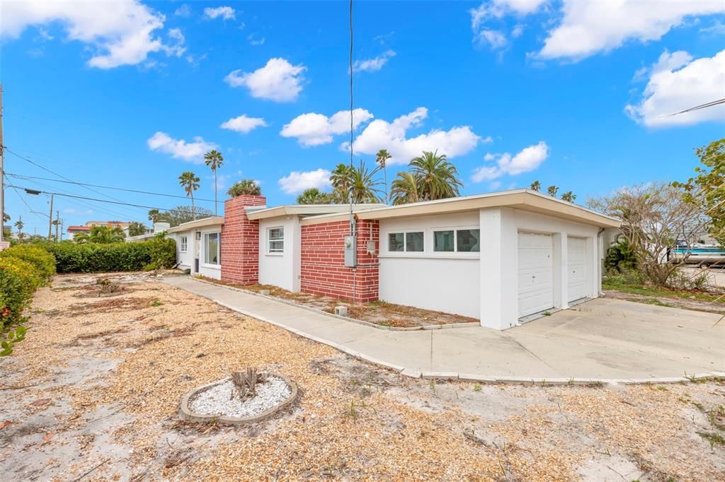 For Sale: $475,000 (3 beds, 1 baths, 1296 Square Feet)