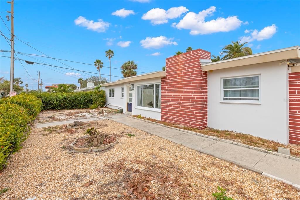 For Sale: $475,000 (3 beds, 1 baths, 1296 Square Feet)