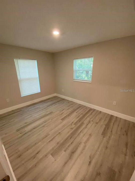 For Rent: $1,150 (2 beds, 1 baths, 700 Square Feet)