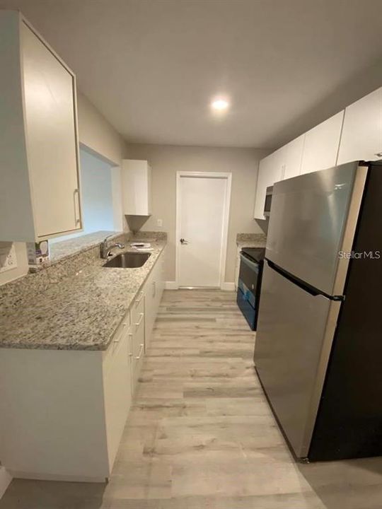 For Rent: $1,150 (2 beds, 1 baths, 700 Square Feet)