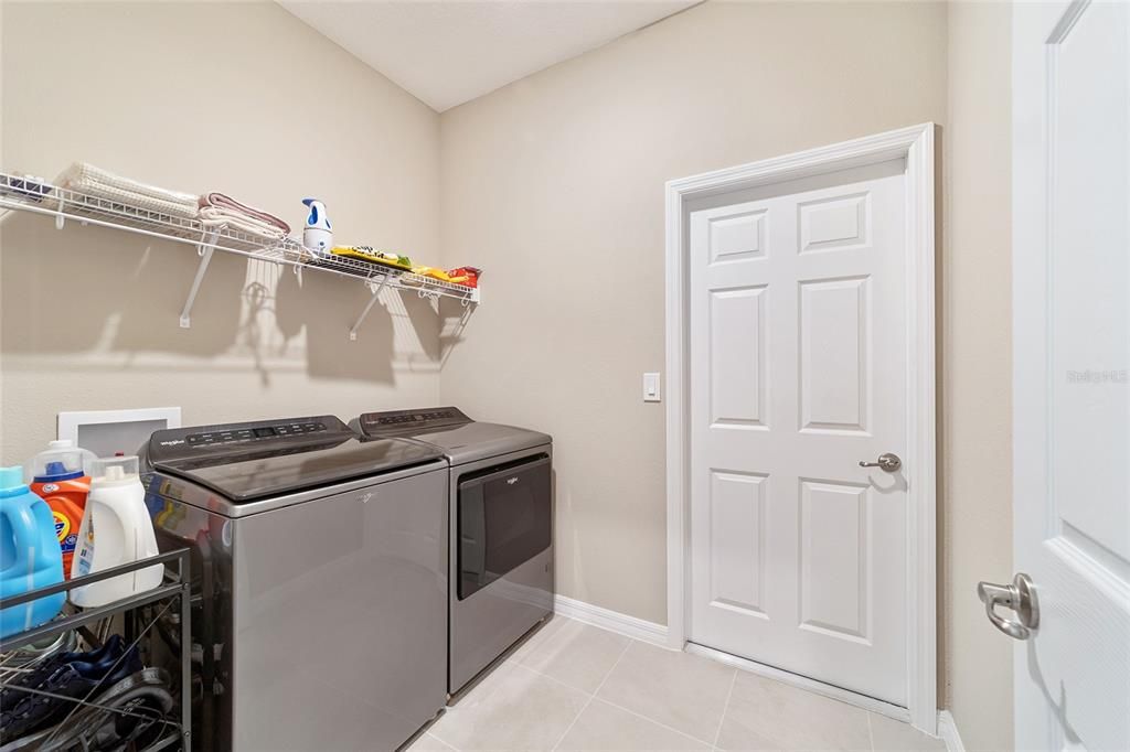 For Sale: $369,900 (3 beds, 2 baths, 1874 Square Feet)