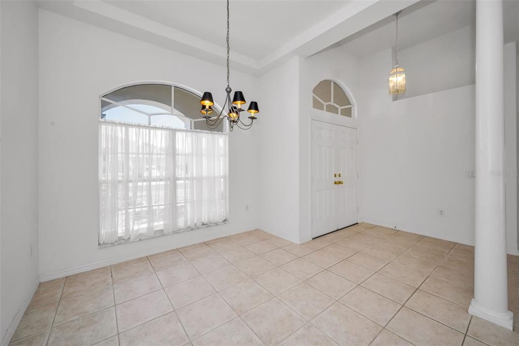 Dining Room/Foyer