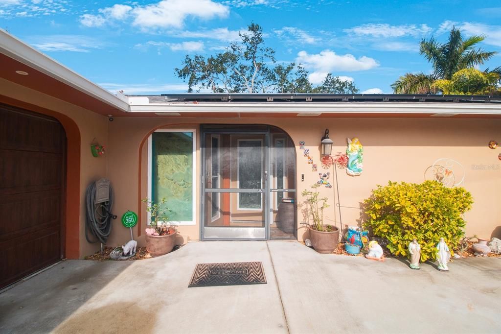 For Sale: $650,000 (3 beds, 2 baths, 1911 Square Feet)