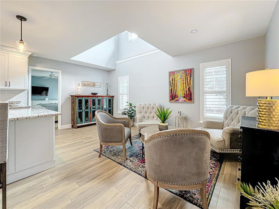 kitchen-sitting area