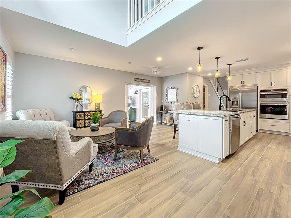 kitchen-sitting area