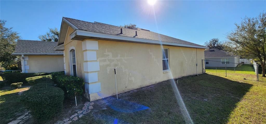 For Sale: $300,000 (4 beds, 2 baths, 1747 Square Feet)