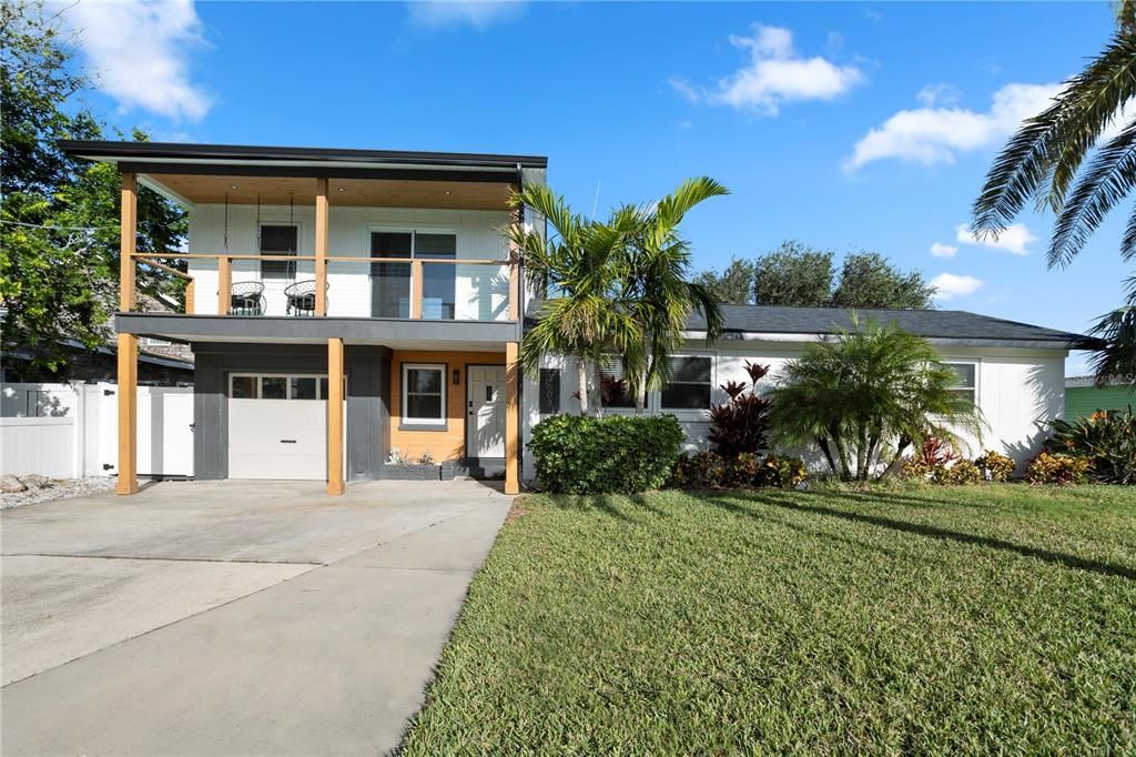 For Sale: $549,000 (4 beds, 2 baths, 1901 Square Feet)