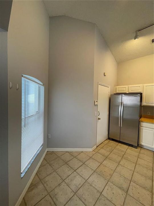 For Rent: $1,850 (3 beds, 2 baths, 1372 Square Feet)