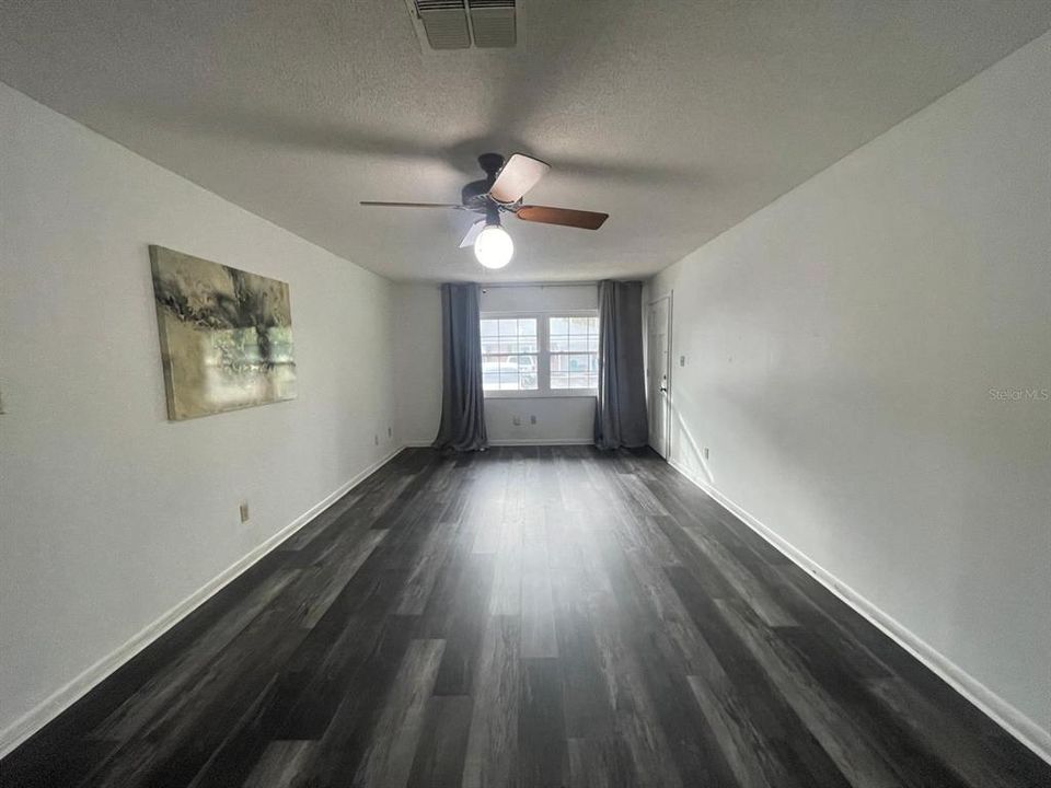 For Rent: $1,350 (1 beds, 1 baths, 799 Square Feet)