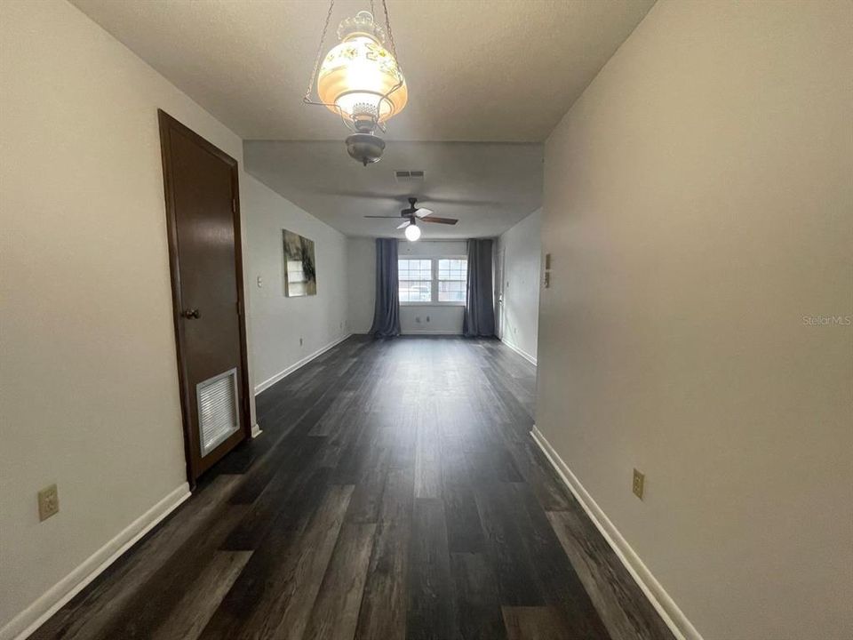 For Rent: $1,350 (1 beds, 1 baths, 799 Square Feet)