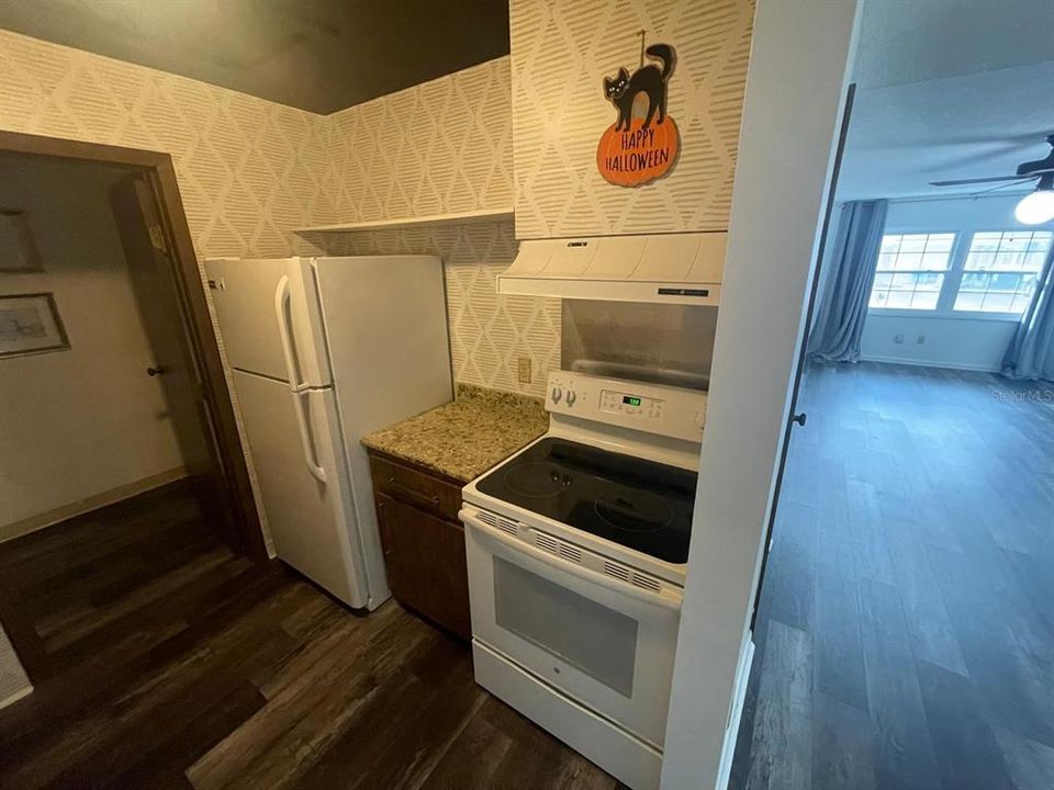 For Rent: $1,350 (1 beds, 1 baths, 799 Square Feet)