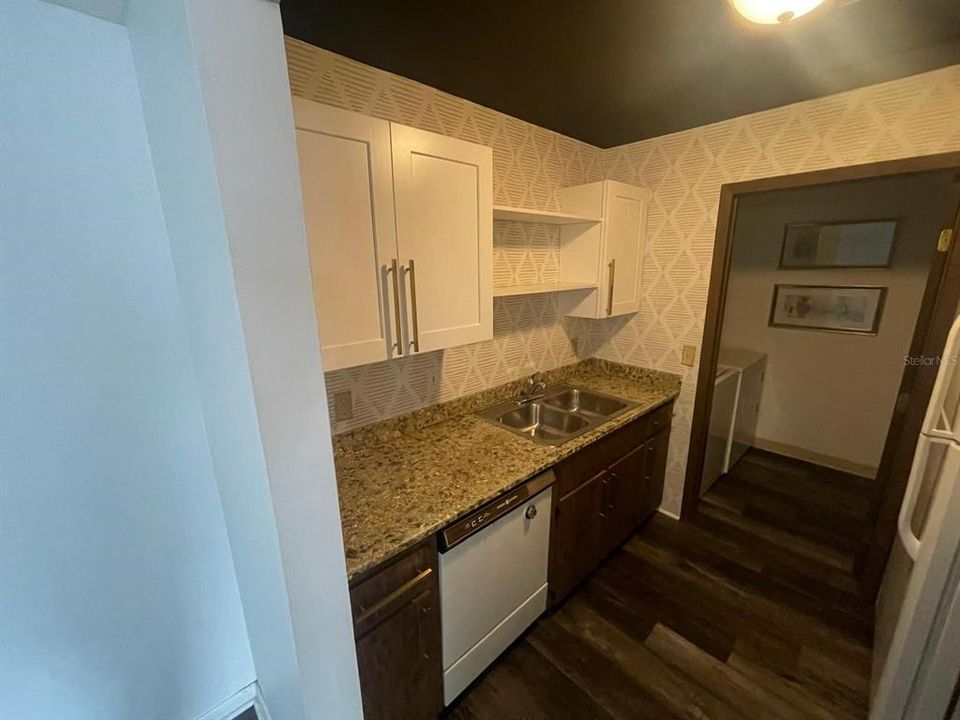 For Rent: $1,350 (1 beds, 1 baths, 799 Square Feet)