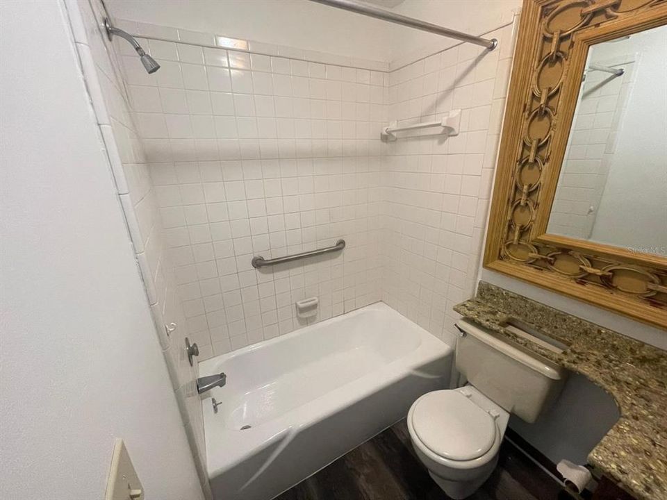 For Rent: $1,350 (1 beds, 1 baths, 799 Square Feet)