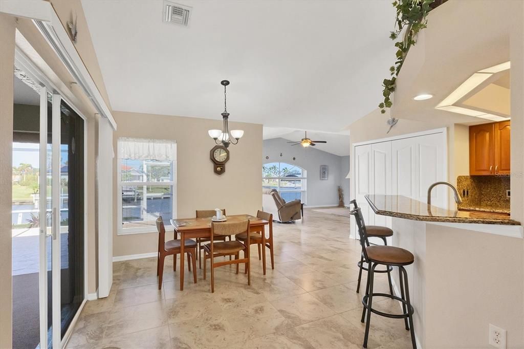 Bright and Inviting Kitchen with a Cozy Breakfast Nook