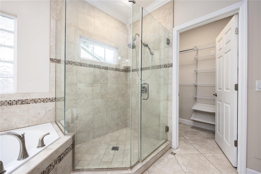 Separate tub and shower and walk-in closet