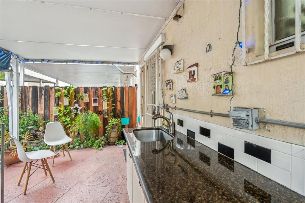 En Venta: $335,000 (2 camas, 2 baños, 962 Pies cuadrados)