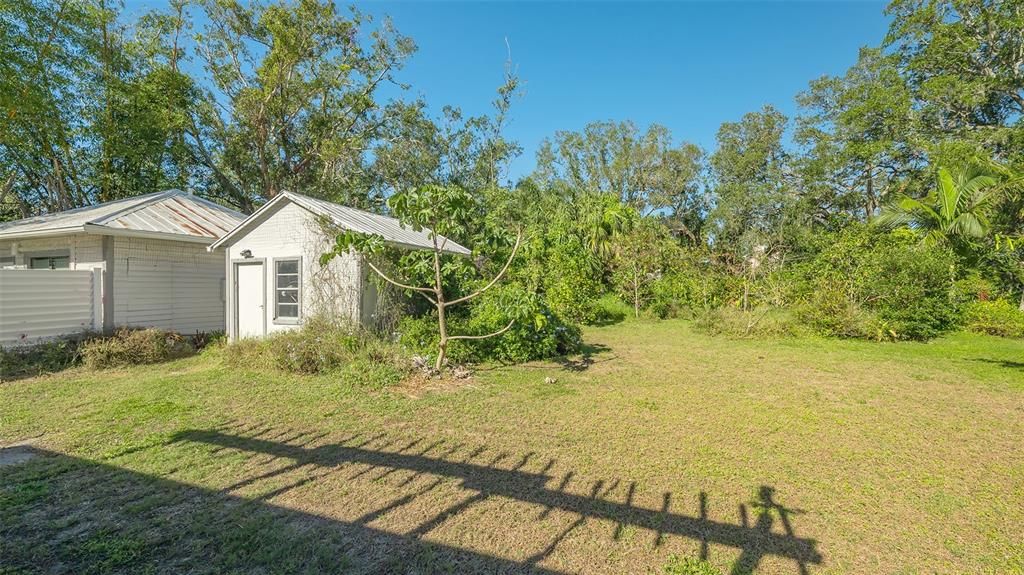 Storage Shed/workspace-has electricity