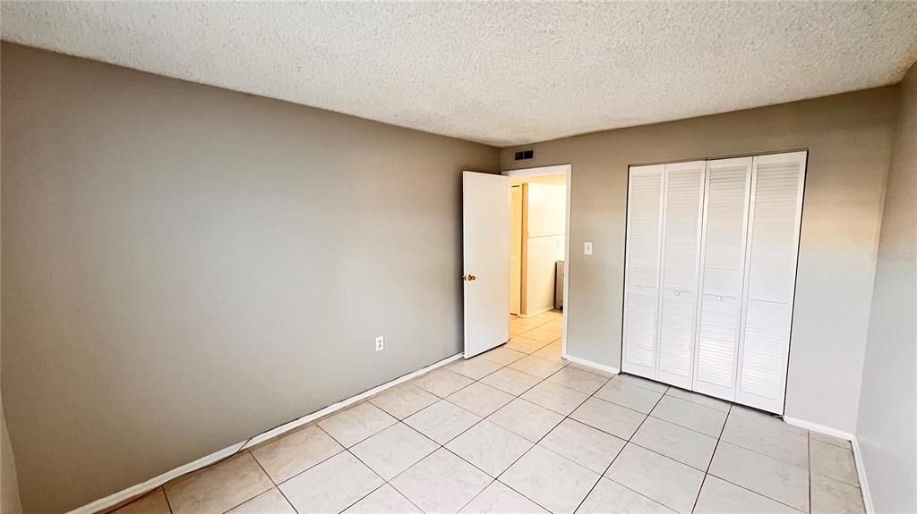 For Rent: $1,350 (2 beds, 1 baths, 850 Square Feet)