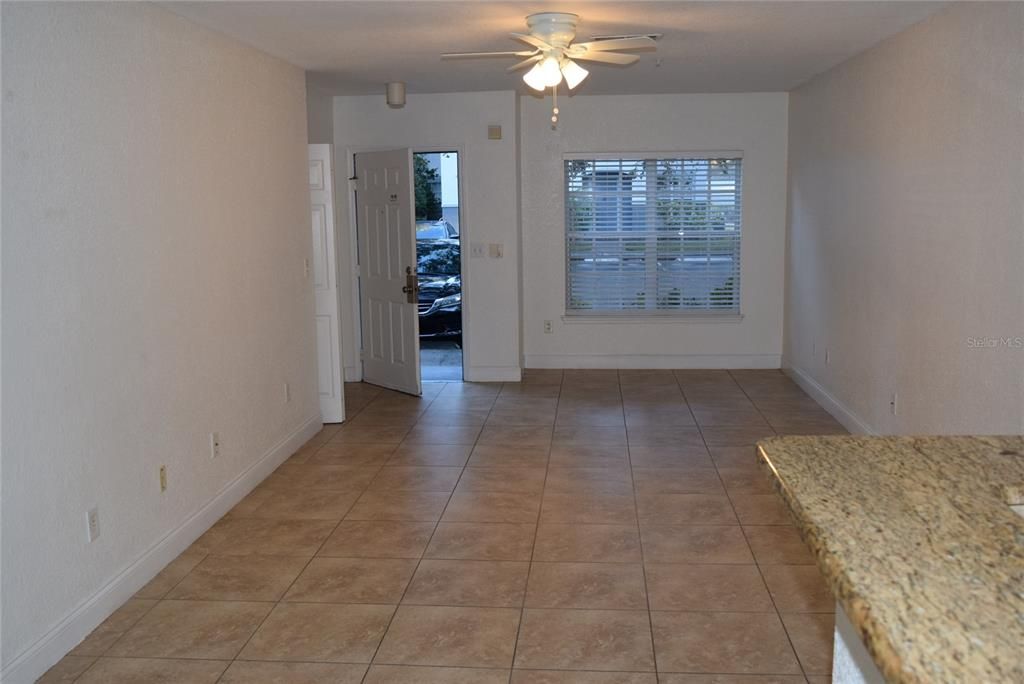 For Sale: $209,000 (2 beds, 2 baths, 996 Square Feet)