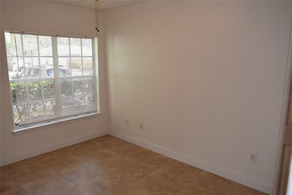 For Sale: $209,000 (2 beds, 2 baths, 996 Square Feet)