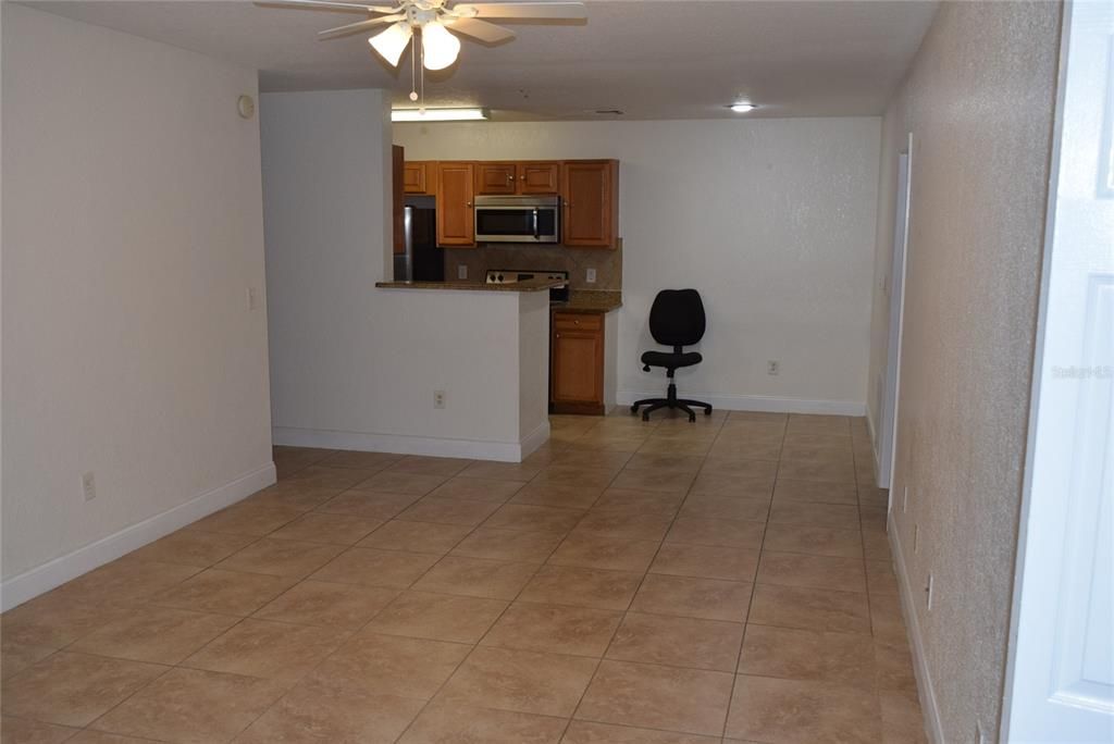 For Sale: $209,000 (2 beds, 2 baths, 996 Square Feet)