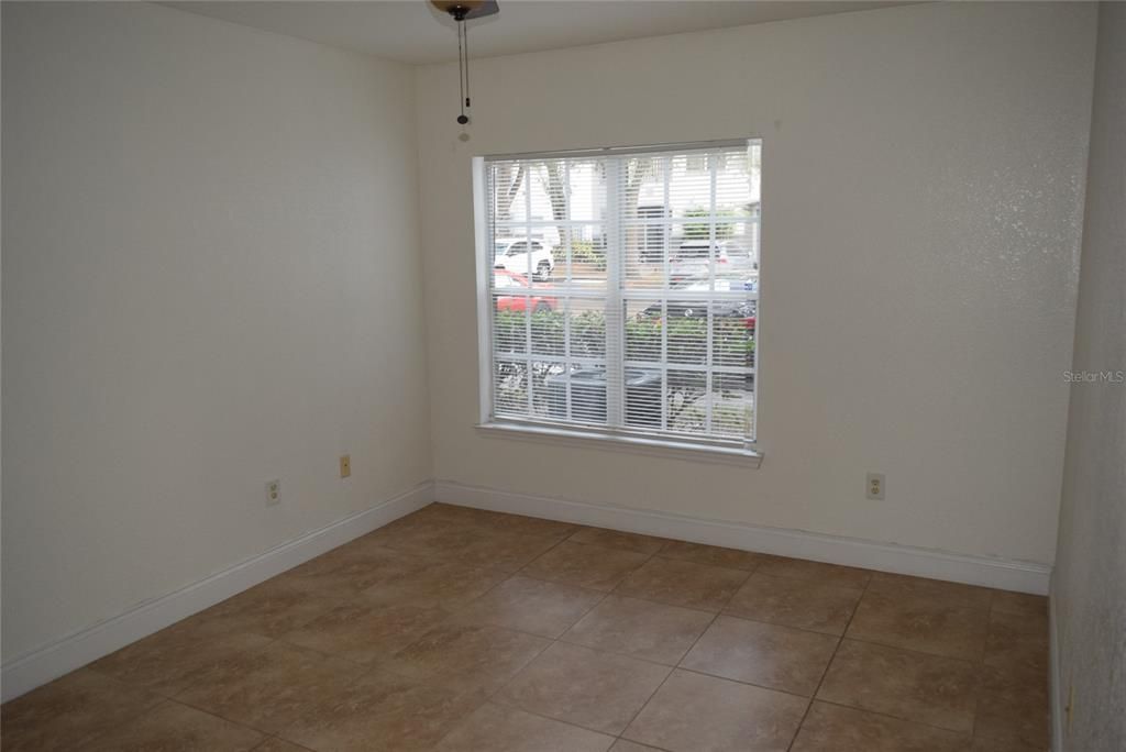 For Sale: $209,000 (2 beds, 2 baths, 996 Square Feet)