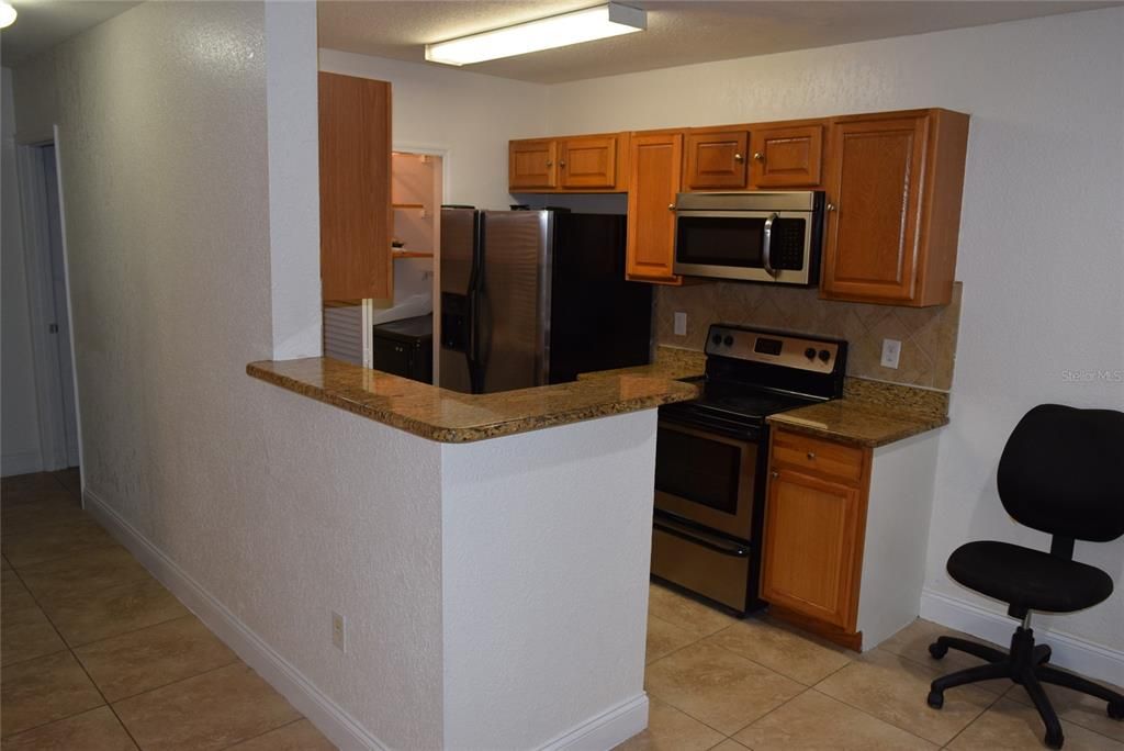 For Sale: $209,000 (2 beds, 2 baths, 996 Square Feet)