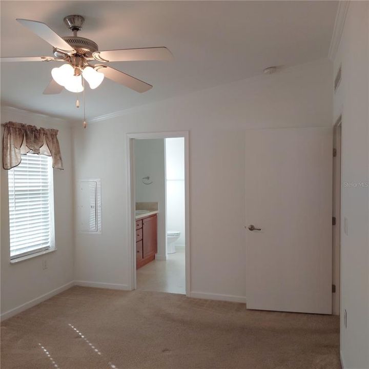 For Sale: $329,900 (2 beds, 2 baths, 1152 Square Feet)