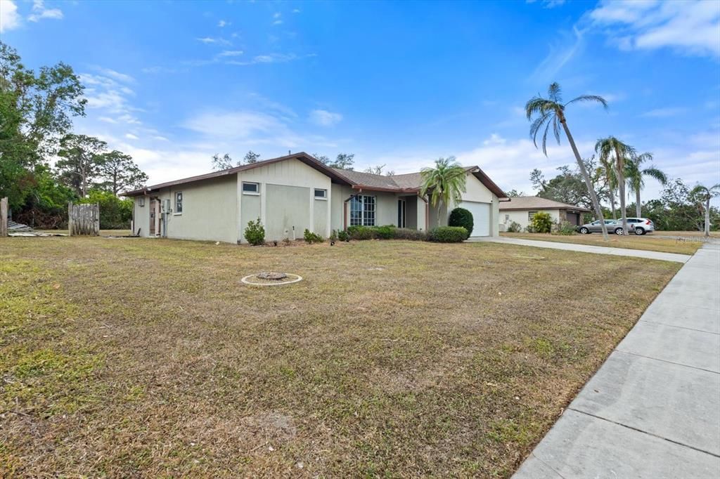 For Sale: $365,000 (4 beds, 2 baths, 2320 Square Feet)