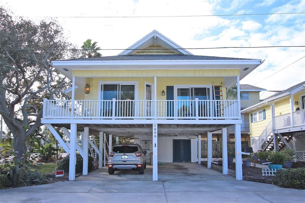 For Sale: $2,200,000 (2 beds, 2 baths, 911 Square Feet)