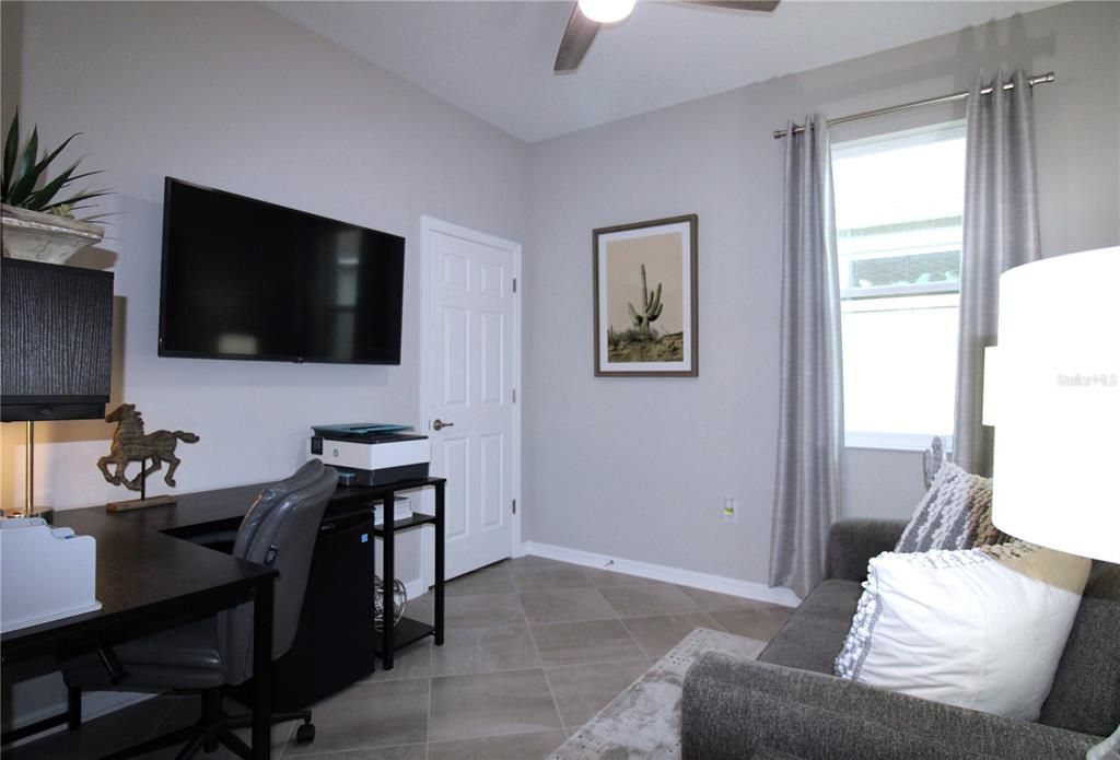 For Sale: $315,000 (2 beds, 2 baths, 1469 Square Feet)