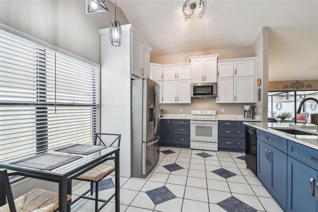 For Sale: $475,000 (3 beds, 2 baths, 1388 Square Feet)