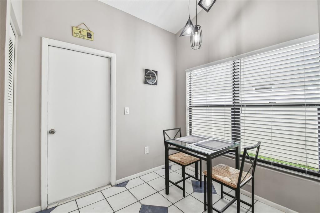 For Sale: $475,000 (3 beds, 2 baths, 1388 Square Feet)