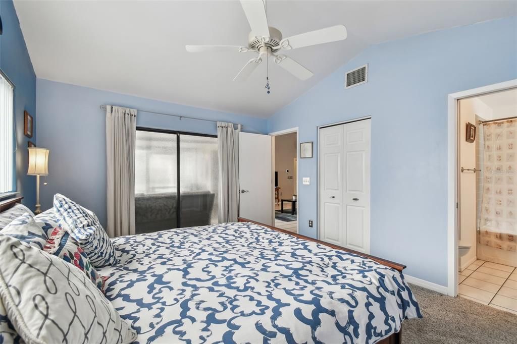 For Sale: $475,000 (3 beds, 2 baths, 1388 Square Feet)