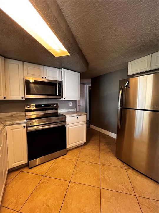 For Rent: $1,825 (3 beds, 1 baths, 936 Square Feet)