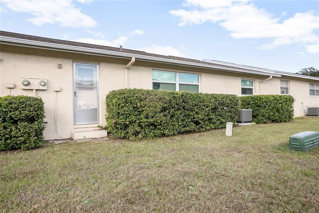 For Sale: $173,000 (2 beds, 2 baths, 1063 Square Feet)