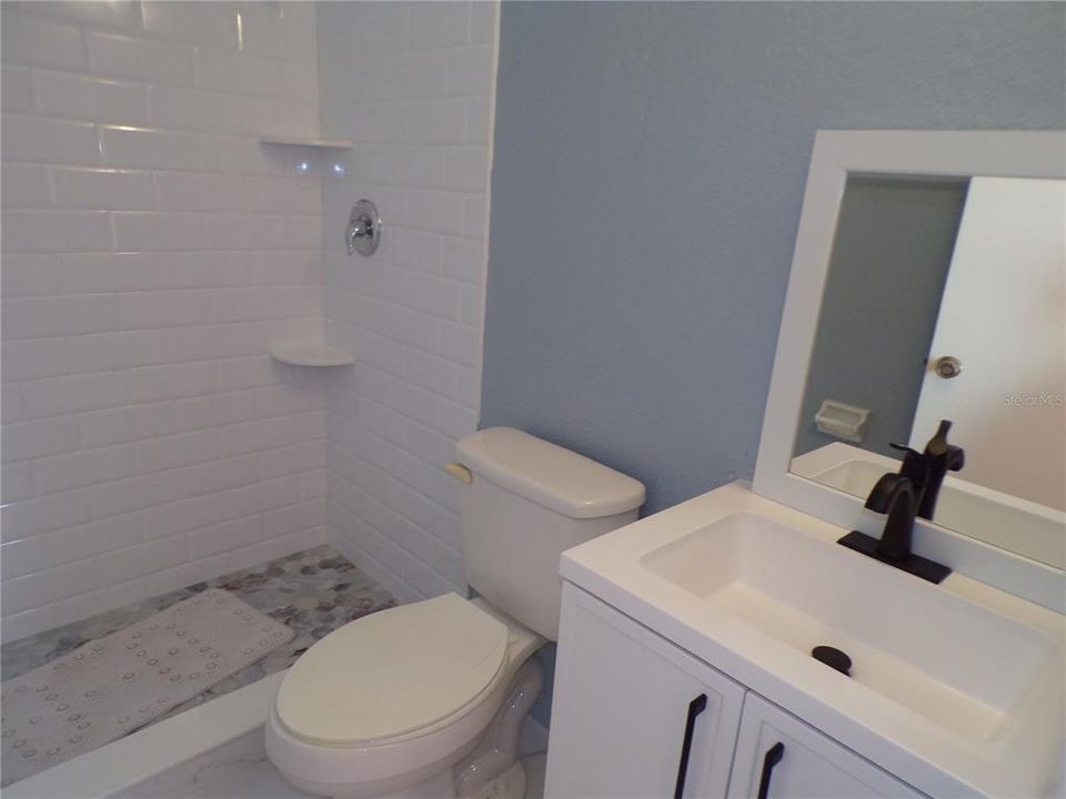 For Rent: $2,700 (2 beds, 2 baths, 893 Square Feet)