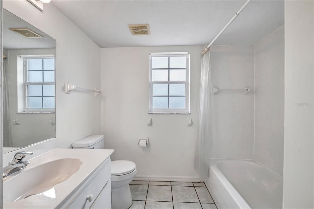 For Sale: $245,000 (3 beds, 2 baths, 1348 Square Feet)