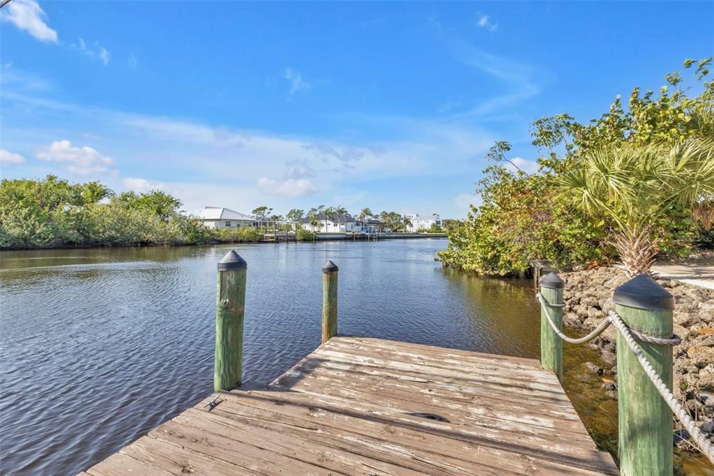 For Sale: $899,900 (3 beds, 2 baths, 2182 Square Feet)