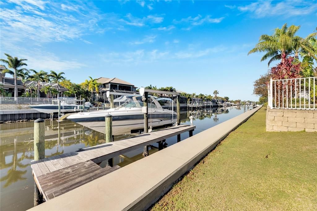 For Sale: $1,050,000 (4 beds, 3 baths, 3239 Square Feet)