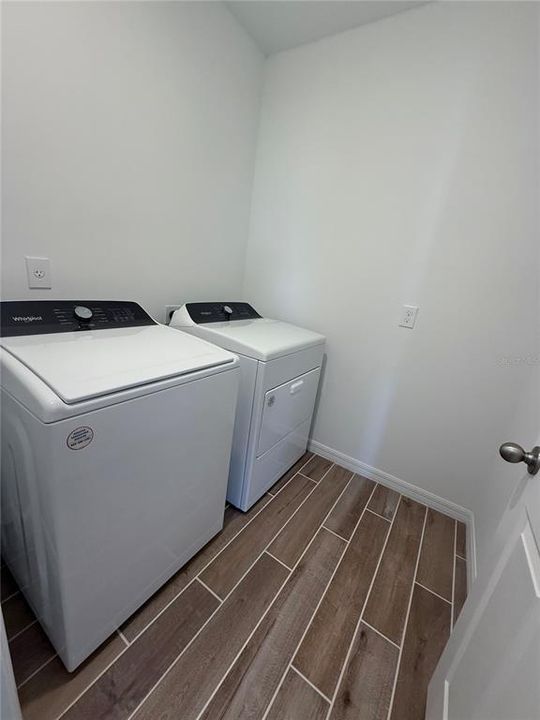 For Rent: $2,400 (3 beds, 2 baths, 1695 Square Feet)