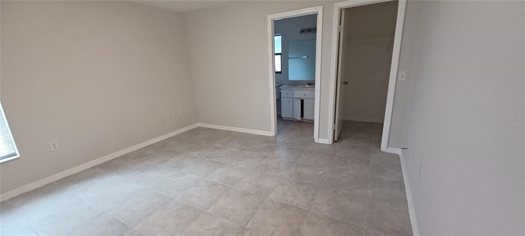 For Rent: $1,800 (3 beds, 2 baths, 1427 Square Feet)