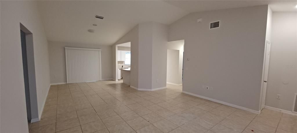 For Rent: $1,800 (3 beds, 2 baths, 1427 Square Feet)