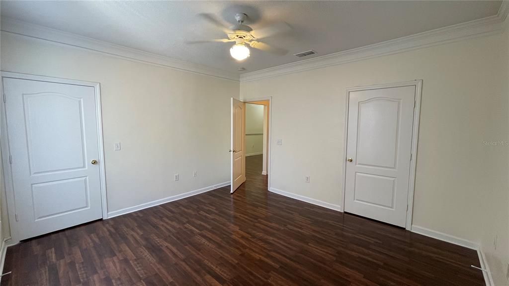 For Sale: $165,000 (1 beds, 1 baths, 951 Square Feet)