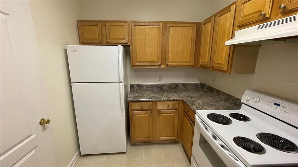 For Sale: $165,000 (1 beds, 1 baths, 951 Square Feet)